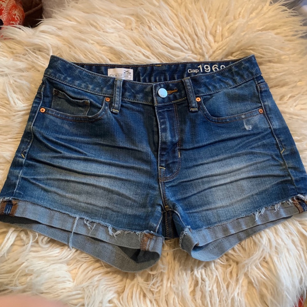 GAP petite slim cut offs !
